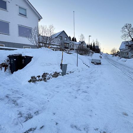Sentralt Plassert Leilighet Ved Sherpatrappen 特罗姆瑟 外观 照片